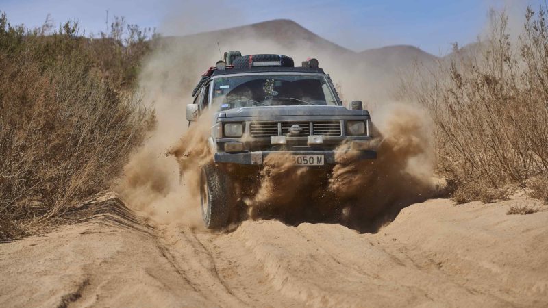 Una Subaru XV in un passaggio sabbioso in Marocco